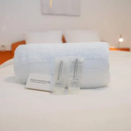 Aurore, 12 Persons, Large Salt-water Pool, Air Conditioning * Lloret de Mar