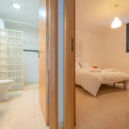 Aurore, 12 Persons, Large Salt-water Pool, Air Conditioning Villa Lloret de Mar