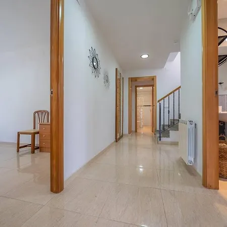 Aurore, 12 Persons, Large Salt-water Pool, Air Conditioning Willa *