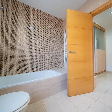 Willa Aurore, 12 Persons, Large Salt-water Pool, Air Conditioning *