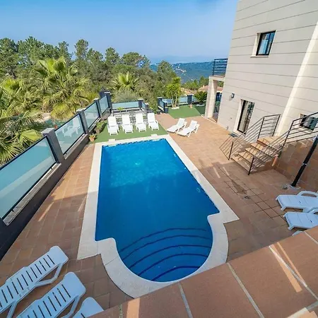 Aurore, 12 Persons, Large Salt-water Pool, Air Conditioning Lloret de Mar