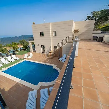 Aurore, 12 Persons, Large Salt-water Pool, Air Conditioning Lloret de Mar
