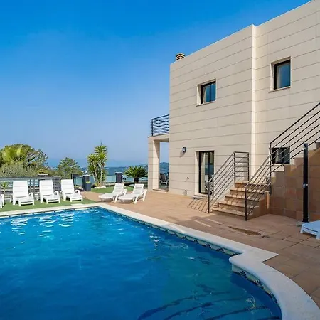 فيلة Aurore, 12 Persons, Large Salt-water Pool, Air Conditioning