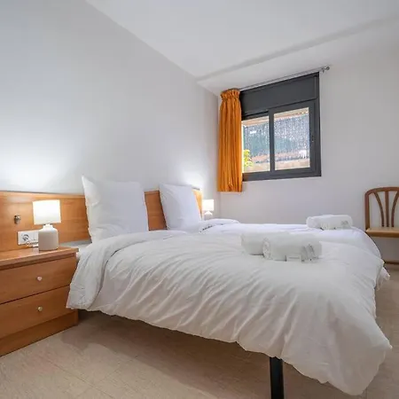 Aurore, 12 Persons, Large Salt-water Pool, Air Conditioning Lloret de Mar