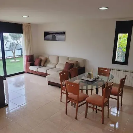 Aurore, 12 Persons, Large Salt-water Pool, Air Conditioning * Lloret de Mar