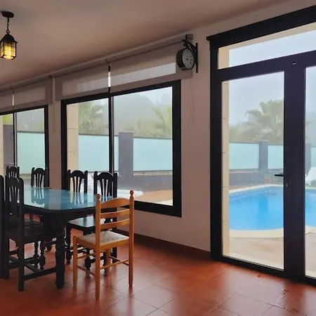 Aurore, 12 Persons, Large Salt-water Pool, Air Conditioning