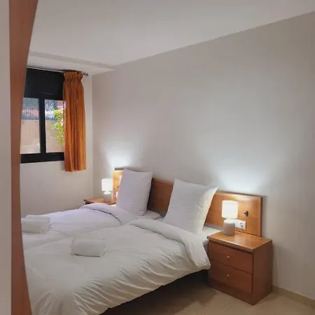 Aurore, 12 Persons, Large Salt-water Pool, Air Conditioning Lloret de Mar