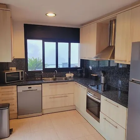 Aurore, 12 Persons, Large Salt-water Pool, Air Conditioning فيلة *