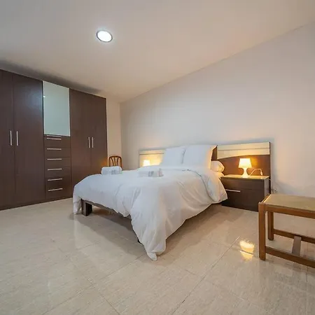 Villa Aurore, 12 Persons, Large Salt-water Pool, Air Conditioning Lloret de Mar