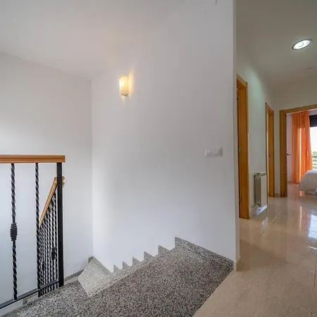 فيلة Aurore, 12 Persons, Large Salt-water Pool, Air Conditioning *