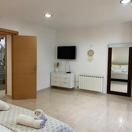 Aurore, 12 Persons, Large Salt-water Pool, Air Conditioning Villa Lloret de Mar