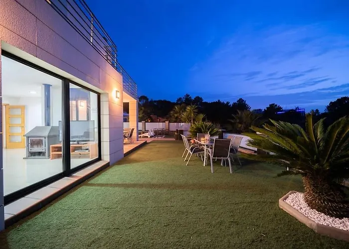 Aurore, 12 Persons, Large Salt-water Pool, Air Conditioning *