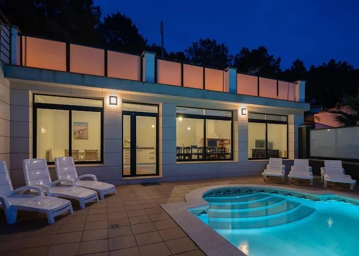 Aurore, 12 Persons, Large Salt-water Pool, Air Conditioning