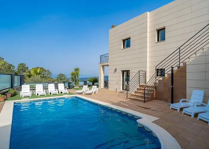 Willa Aurore, 12 Persons, Large Salt-water Pool, Air Conditioning