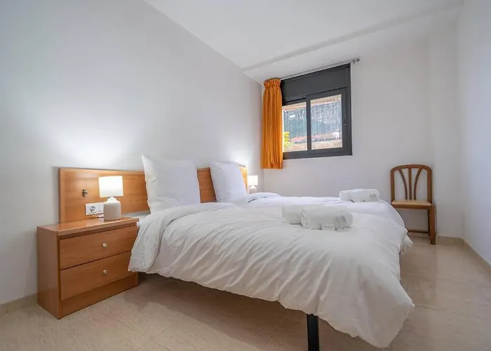Aurore, 12 Persons, Large Salt-water Pool, Air Conditioning Lloret de Mar