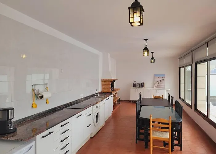 Aurore, 12 Persons, Large Salt-water Pool, Air Conditioning Villa *