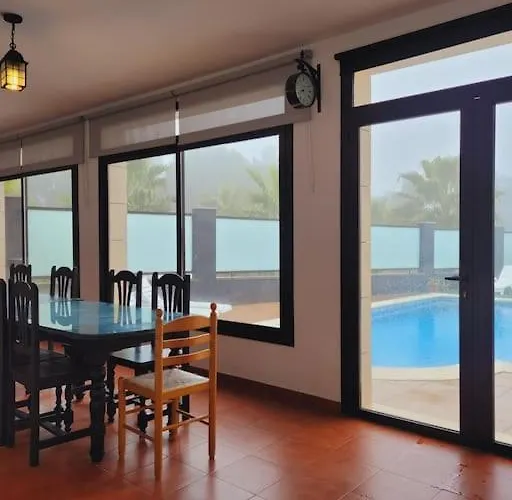 Aurore, 12 Persons, Large Salt-water Pool, Air Conditioning