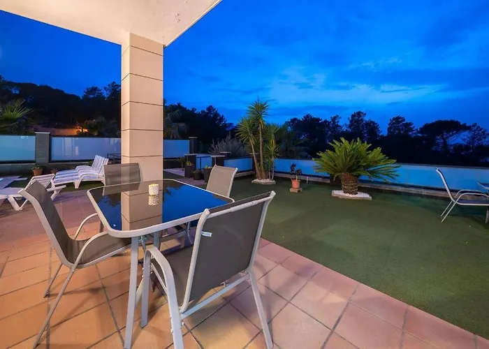 Aurore, 12 Persons, Large Salt-water Pool, Air Conditioning * Lloret de Mar