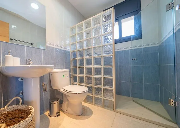 Villa Aurore, 12 Persons, Large Salt-water Pool, Air Conditioning Lloret de Mar