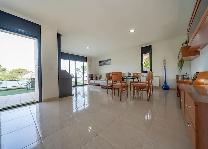 Aurore, 12 Persons, Large Salt-water Pool, Air Conditioning Villa