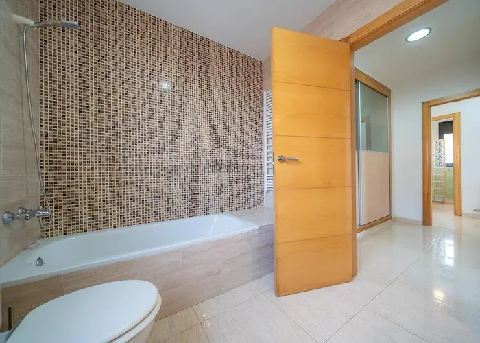 Willa Aurore, 12 Persons, Large Salt-water Pool, Air Conditioning *