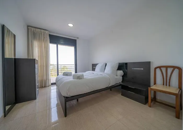 Aurore, 12 Persons, Large Salt-water Pool, Air Conditioning Willa *