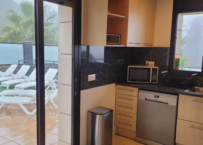 Villa Aurore, 12 Persons, Large Salt-water Pool, Air Conditioning