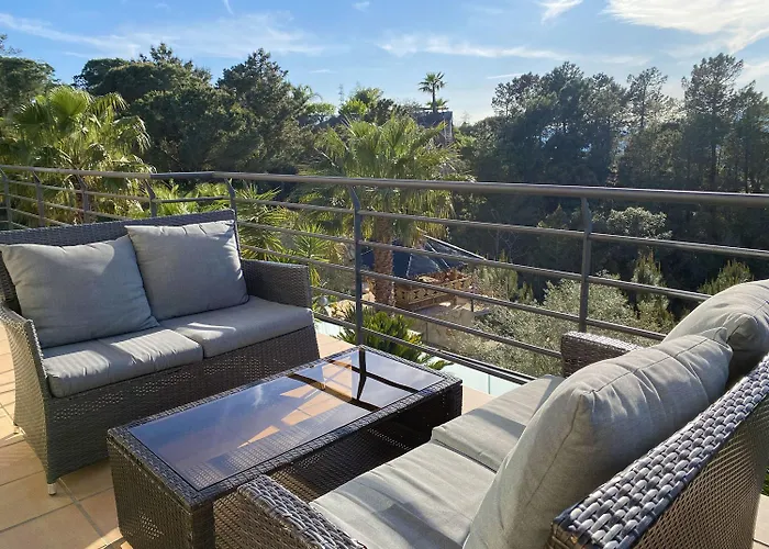 Aurore, 12 Persons, Large Salt-water Pool, Air Conditioning Villa *