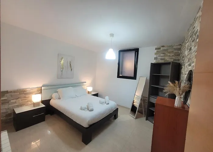 Aurore, 12 Persons, Large Salt-water Pool, Air Conditioning Lloret de Mar