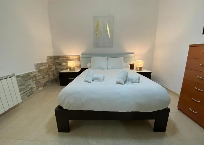 Aurore, 12 Persons, Large Salt-water Pool, Air Conditioning * Lloret de Mar