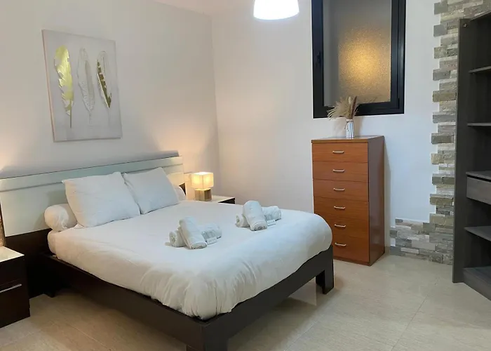 Willa Aurore, 12 Persons, Large Salt-water Pool, Air Conditioning *