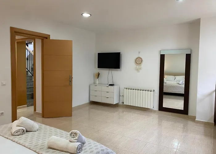 Aurore, 12 Persons, Large Salt-water Pool, Air Conditioning Villa Lloret de Mar