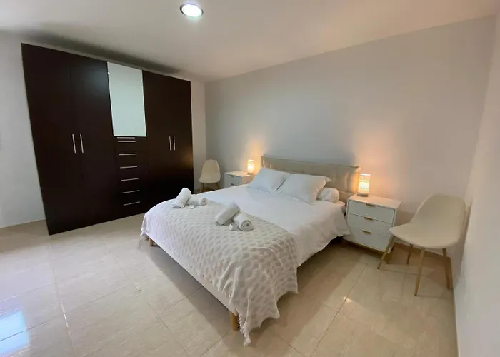 Willa Aurore, 12 Persons, Large Salt-water Pool, Air Conditioning Lloret de Mar