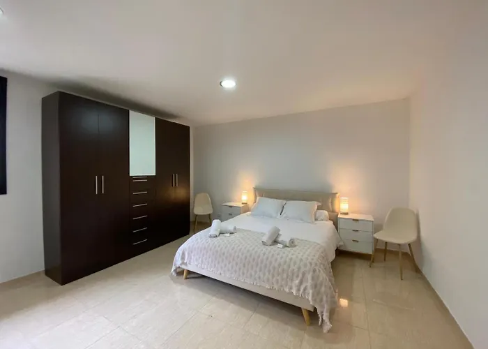 Aurore, 12 Persons, Large Salt-water Pool, Air Conditioning Willa