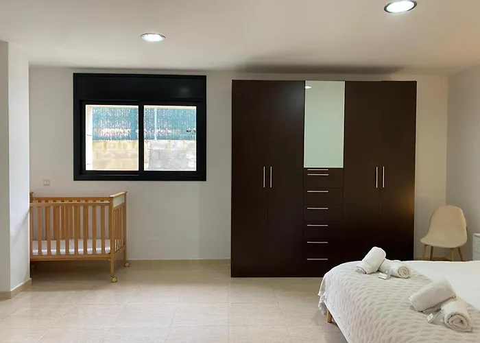 Willa Aurore, 12 Persons, Large Salt-water Pool, Air Conditioning Lloret de Mar