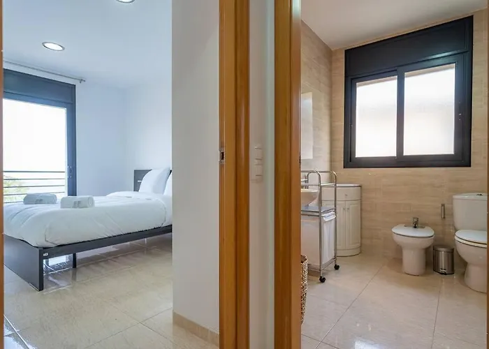 Aurore, 12 Persons, Large Salt-water Pool, Air Conditioning * 滨海略雷特