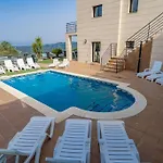 Aurore, 12 Persons, Large Salt-water Pool, Air Conditioning فيلة *