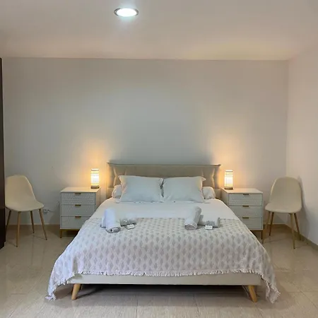 Aurore, 12 Persons, Large Salt-water Pool, Air Conditioning * يوريت دي مار