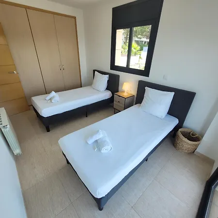 Aurore, 12 Persons, Large Salt-water Pool, Air Conditioning فيلة يوريت دي مار